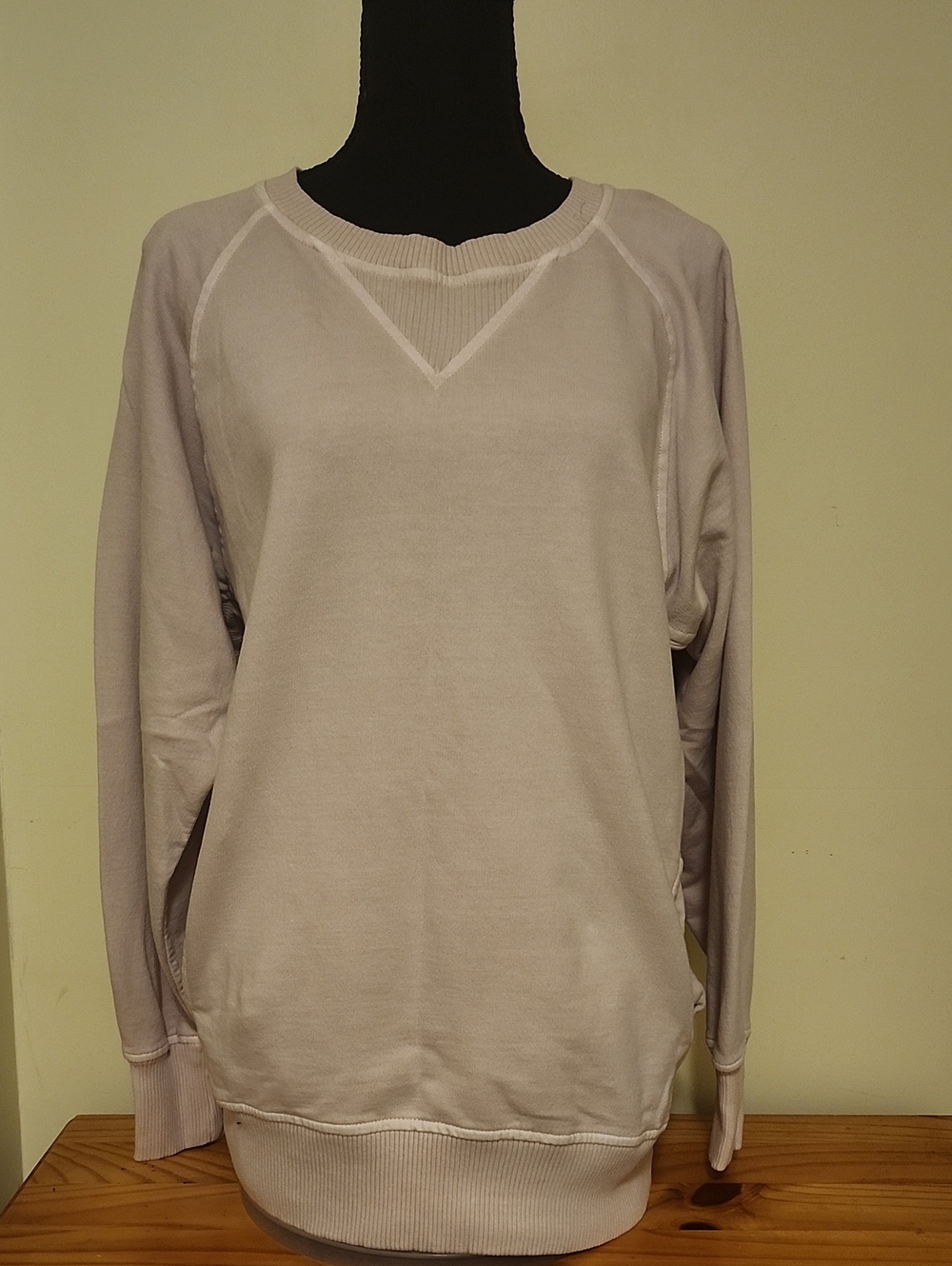 Women's Lightweight Crewneck Sweater in Ivory